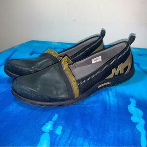Merrell Women's Enlighten Awake Slip-On Flat Black Gold Sz 9